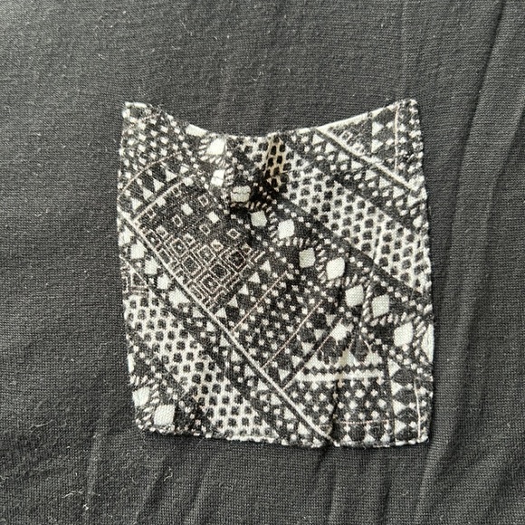 Hollister Basic T-Shirt with Printed Pocket - Picture 4 of 4